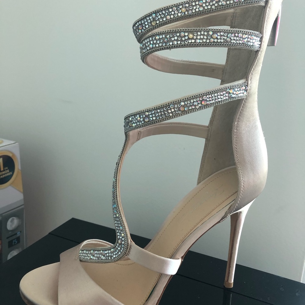 Vince Camuto shoes size 6.5 new